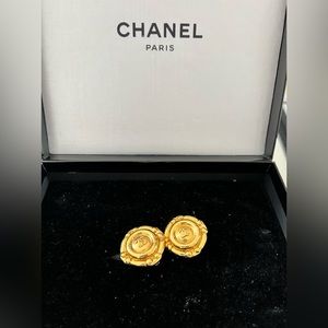 Chanel Vintage clip Earrings